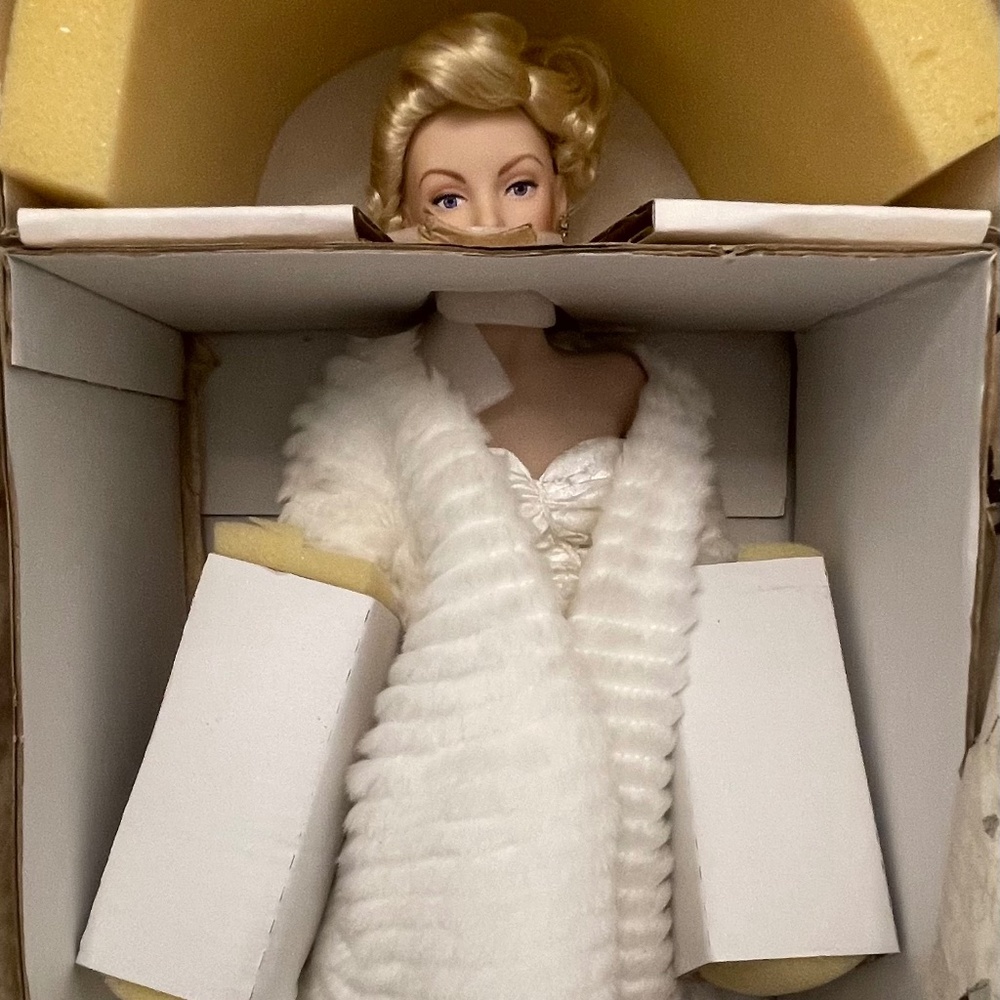 Marilyn Monroe All About Eve / Franklin Mint Porcelain Doll